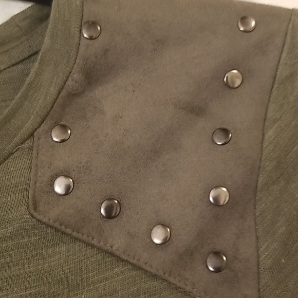 NWT a.n.a Oregano High Low Embellished Shoulder T - Picture 4 of 10